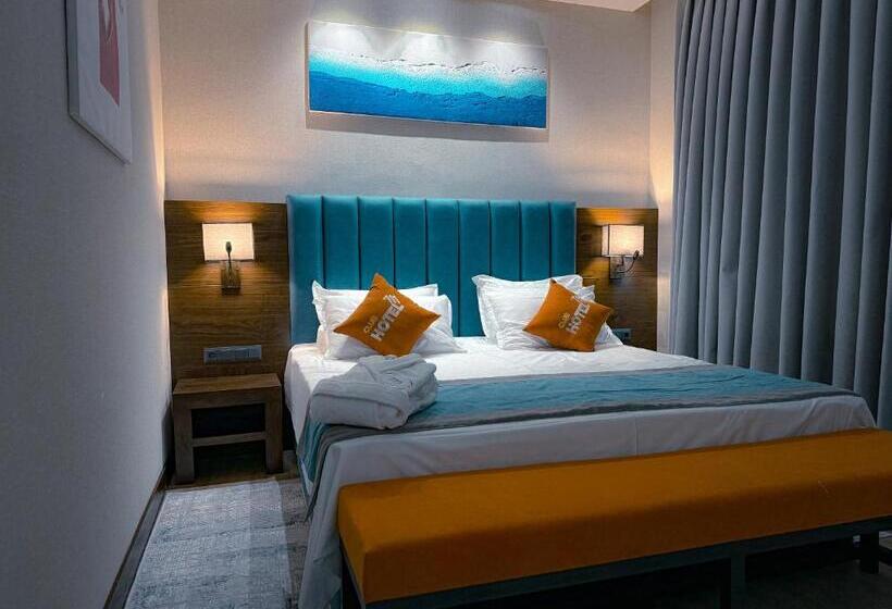 اتاق لوکس, Clubhotel 777