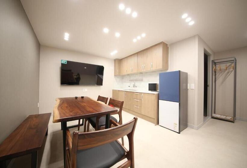 اتاق استاندارد, Calm Rest Hotel Masan