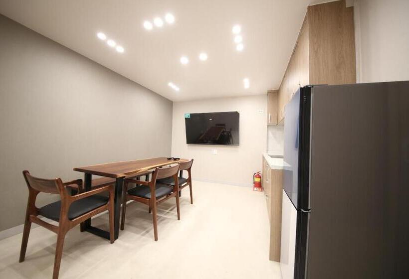 اتاق استاندارد, Calm Rest Hotel Masan