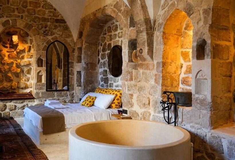 اتاق لوکس, Beyt Merin Konağı