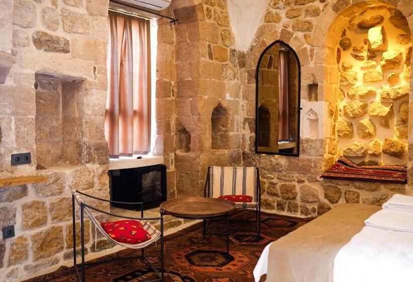 اتاق لوکس, Beyt Merin Konağı