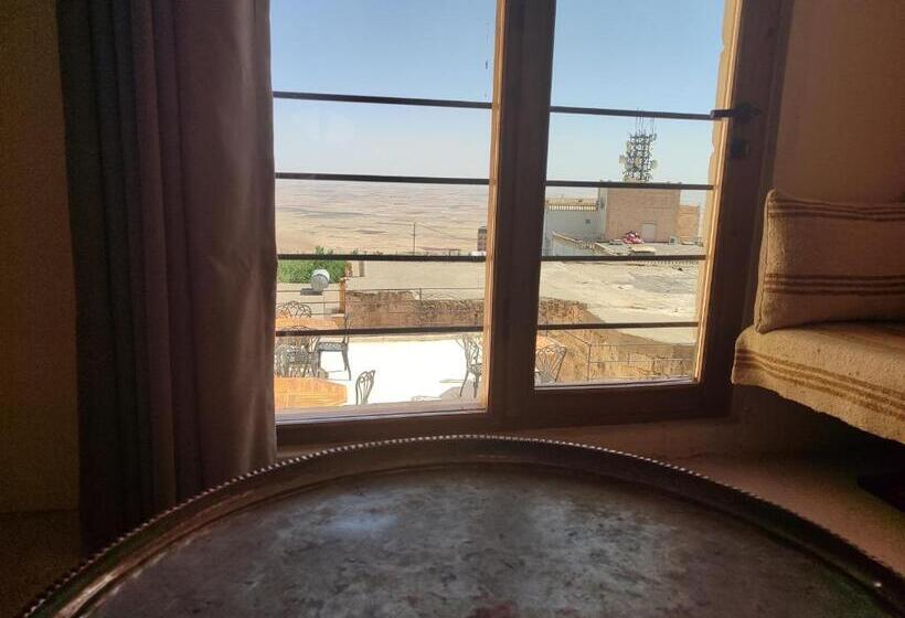 اتاق لوکس با بالکن, Beyt Merin Konağı