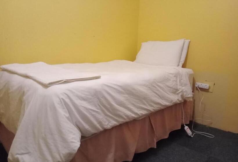 اتاق استاندارد یک نفره, Mmj Guest House