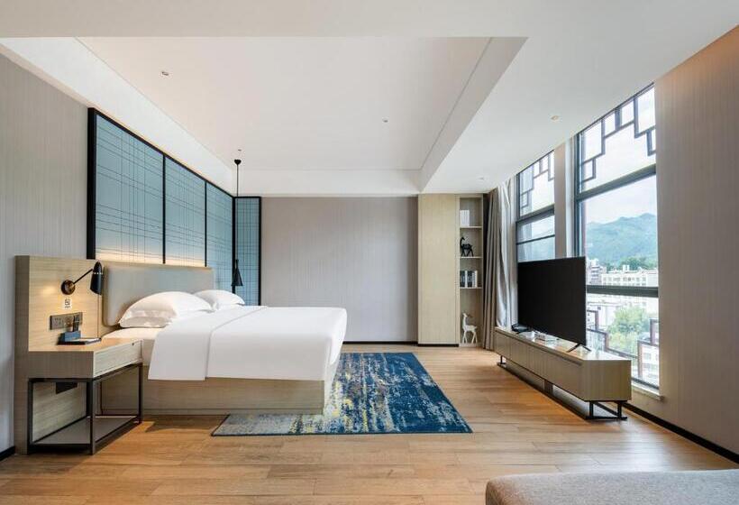 سوییت با چشم‌انداز کوه, Echarm Hotel Baise Xilin