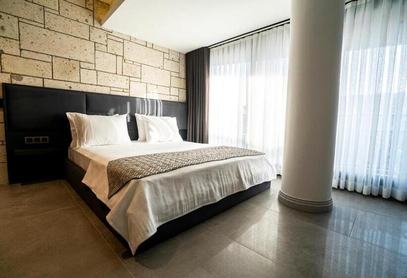 استودیوی لوکس, Ayayorgi Homes