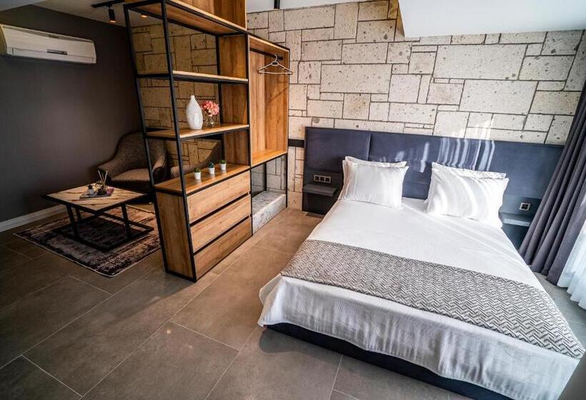 استودیوی لوکس, Ayayorgi Homes