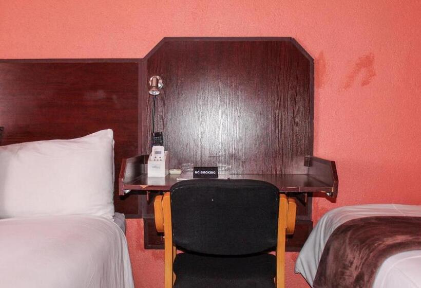 اتاق استاندارد سه تخته با بالکن, Motherland Guest House