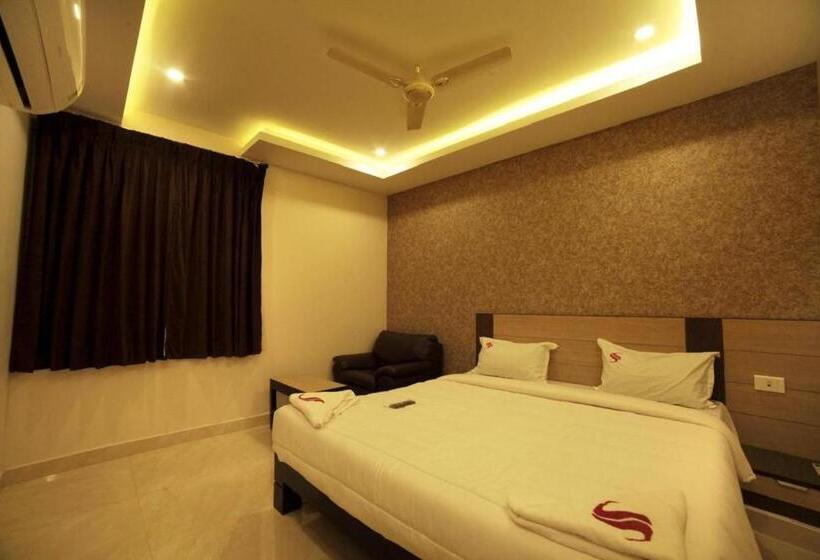 اتاق لوکس, Sathyaa Grand Inn