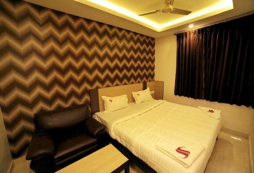 اتاق لوکس, Sathyaa Grand Inn