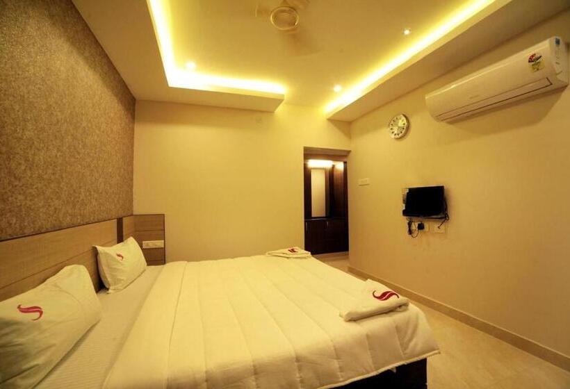 اتاق لوکس, Sathyaa Grand Inn