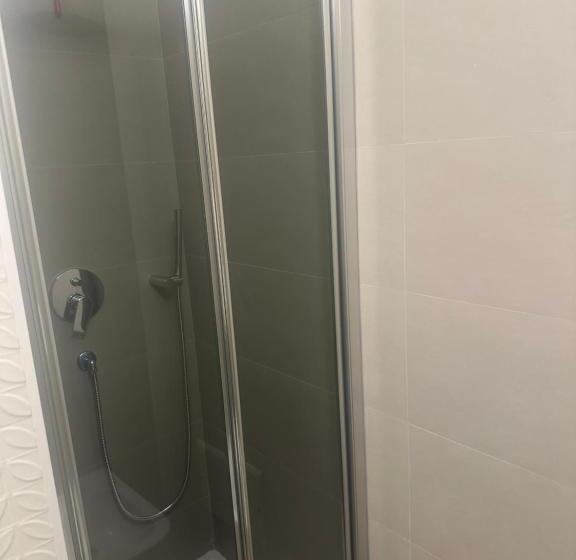 اتاق لوکس, Lungomare B&b
