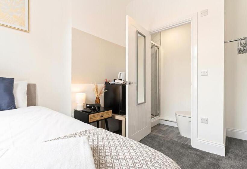 اتاق استاندارد یک نفره, Suite #3   Central Location   Private Ensuite, Smart Tv, Fast Wifi And Free Parking   By Yoko Proper
