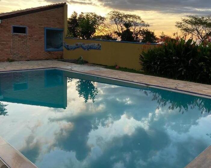 اتاق خانوادگی, Pousada Hotel Pequizeiro