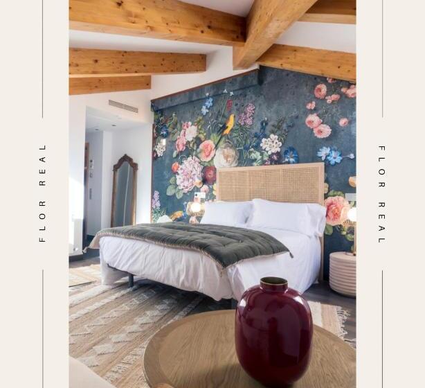 اتاق لوکس, Christine Boutique