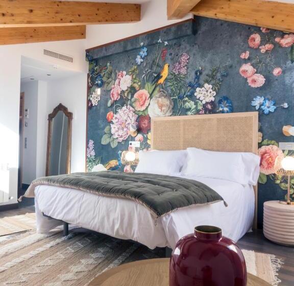 اتاق لوکس, Christine Boutique