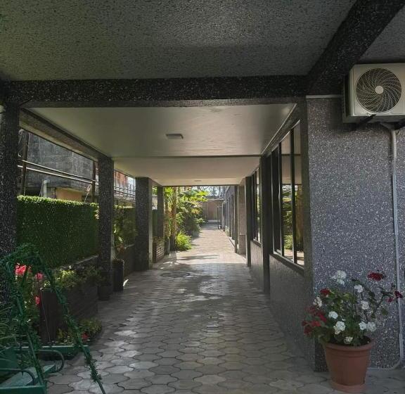 اتاق استاندارد سه نفره, Family Hotel 464