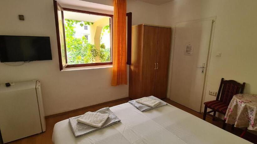Standard room with outdoor bath, Guest House Andrea