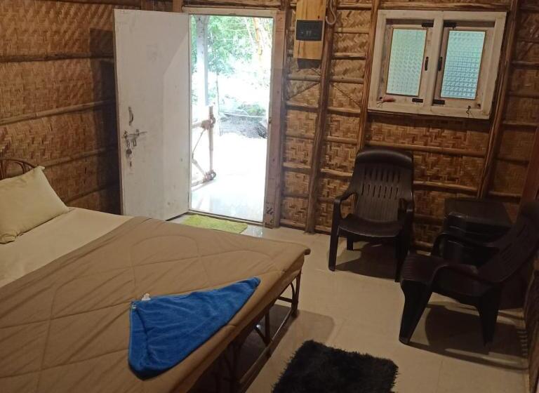 اتاق لوکس, Hidden Place In Hampi
