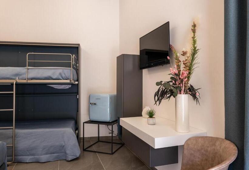 اتاق استاندارد چهار تخته, Il Castelluccio Scafati