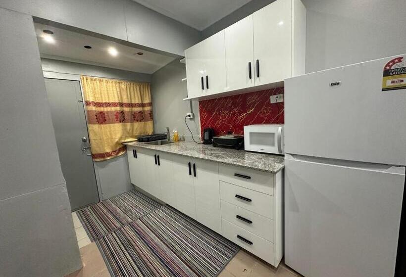 اتاق اکونومی, The Cozy Corner In Suva