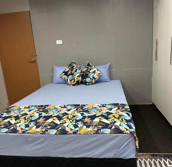اتاق اکونومی, The Cozy Corner In Suva
