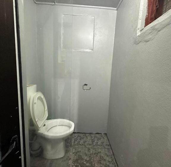 اتاق اکونومی, The Cozy Corner In Suva