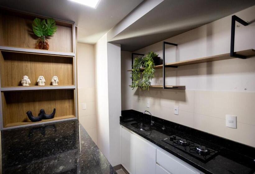 اتاق خانوادگی, Terraço Flat