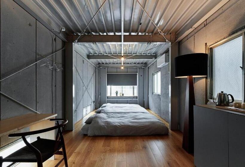 استودیوی استاندارد, 88 Is Near Stay Fukuoka Hakata