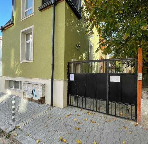 آپارتمان 1 خوابه, Prime Stays At 92 Antim I Street