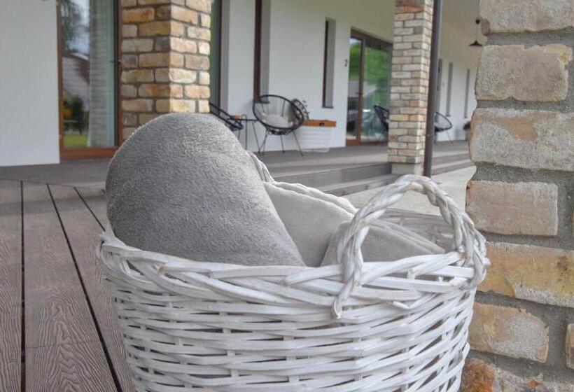 اتاق استاندارد برای معلولان, Home Stay Juniper