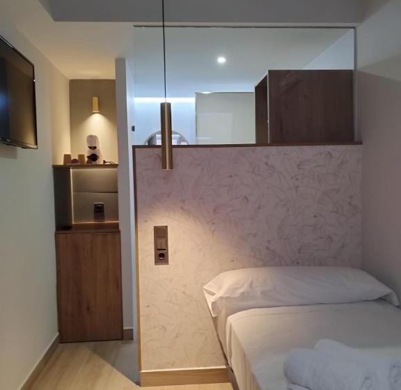 اتاق استاندارد یک نفره, Plaza Rooms