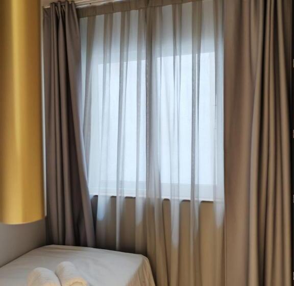 اتاق استاندارد یک نفره, Plaza Rooms