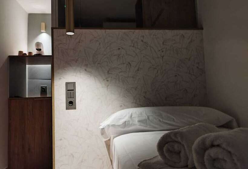 اتاق استاندارد یک نفره, Plaza Rooms