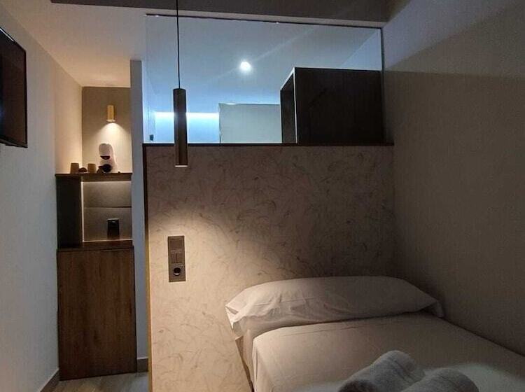 اتاق استاندارد یک نفره, Plaza Rooms