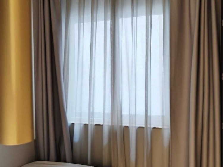 اتاق استاندارد یک نفره, Plaza Rooms