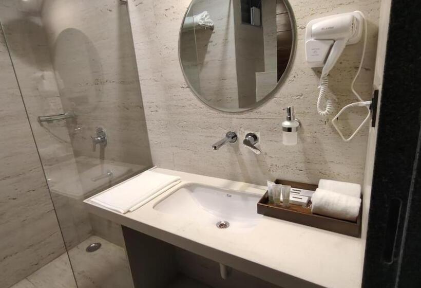 اتاق لوکس, The Belita Hotel & Spa