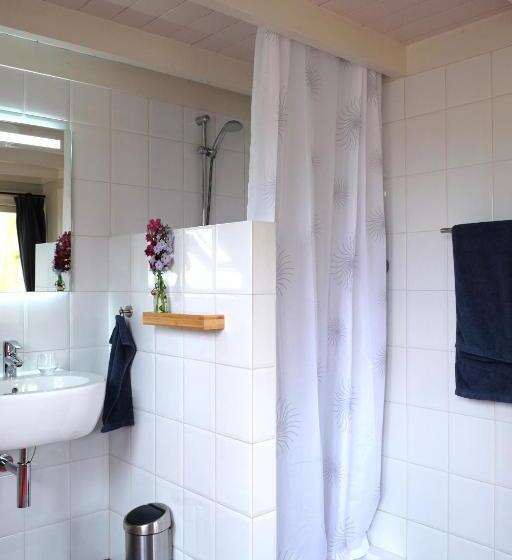 اتاق استاندارد, B&b 4 Akker