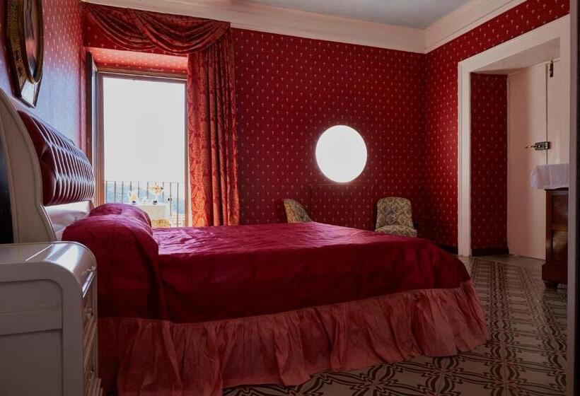 اتاق لوکس با چشم‌انداز دریا, B&b Palazzo Della Torre