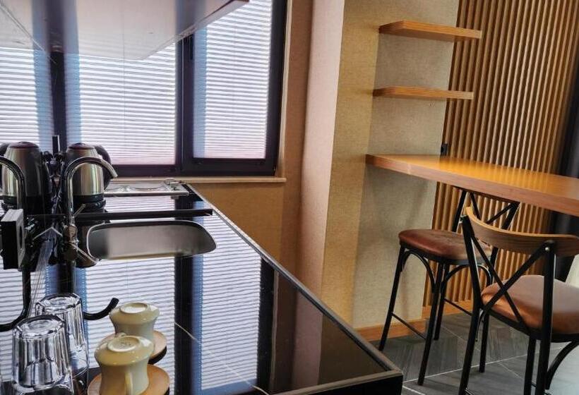 اتاق لوکس با بالکن, Ferah Residence