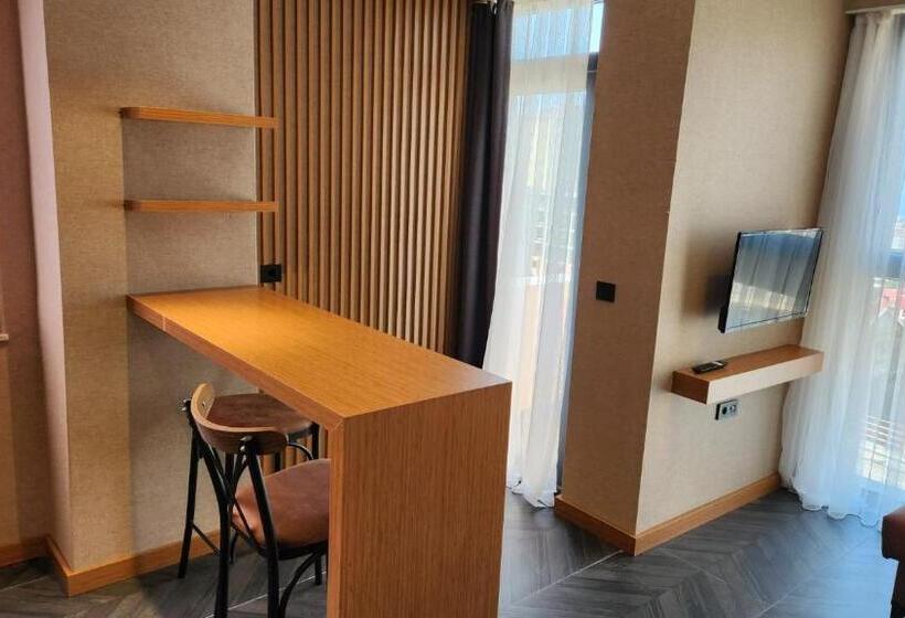 اتاق لوکس با بالکن, Ferah Residence