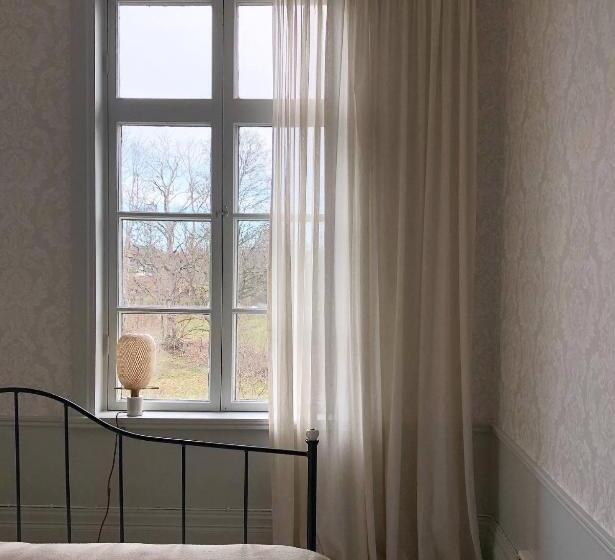 اتاق استاندارد با سرویس بهداشتی مشترک, Hoby Kulle Herrgård B&b