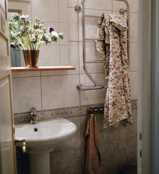 اتاق استاندارد با سرویس بهداشتی مشترک, Hoby Kulle Herrgård B&b