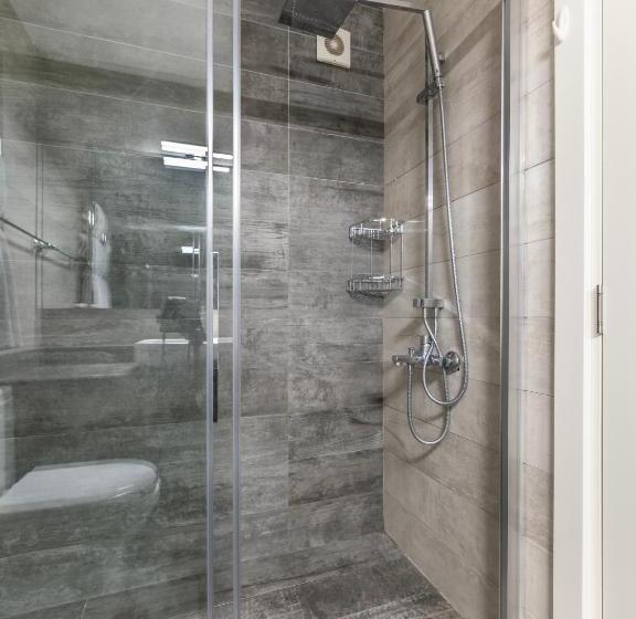 اتاق لوکس با چشم‌انداز دریا, Hillora Hotel Buyukada