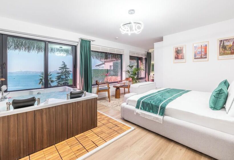 اتاق لوکس با چشم‌انداز دریا, Hillora Hotel Buyukada