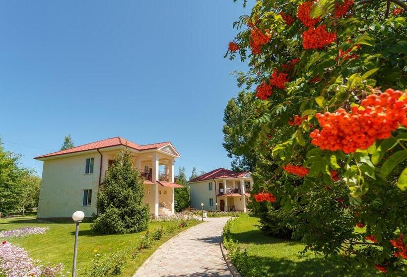 اتاق لوکس با چشم‌انداز باغ, Talisman Village