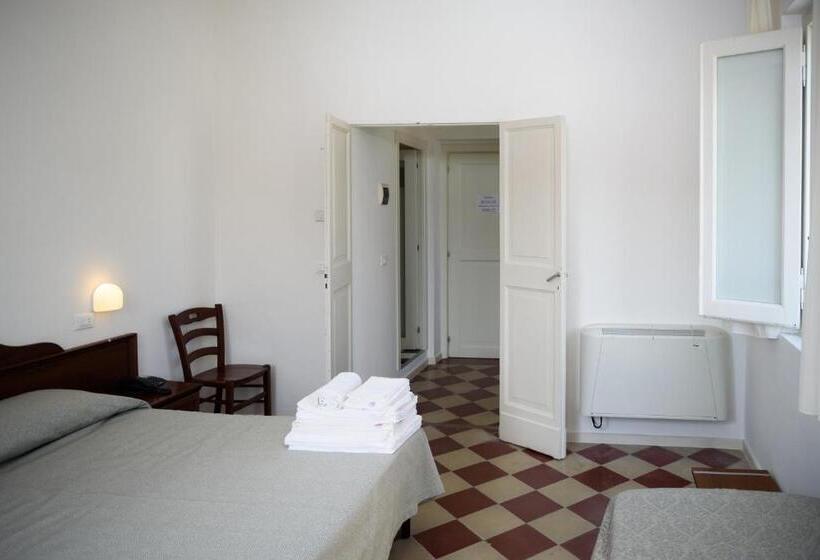 اتاق خانوادگی, Villa Arlini