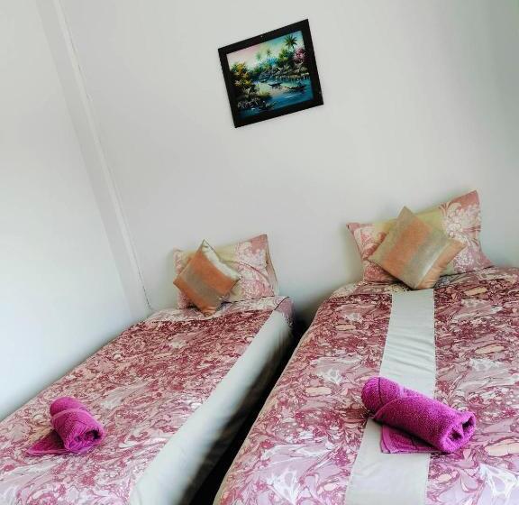 اتاق استاندارد با بالکن, Jigsaw Cafe & Resort