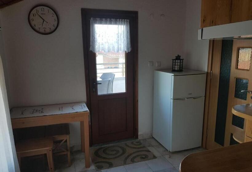 استودیوی لوکس, къща за гости зоя