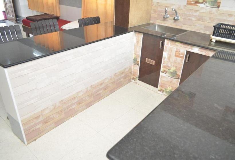 اتاق اکونومی, Jp Homes