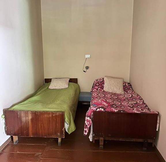 اتاق اکونومی یک تخته, Tamazi Guest House